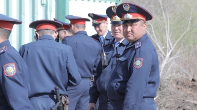 «Полицейлер екі бауырымды ұрып-соқты»: Қазақстандық әйел Тоқаевтан көмек сұрады